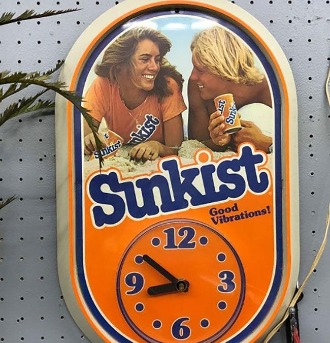 How to Use Signs in Decorating